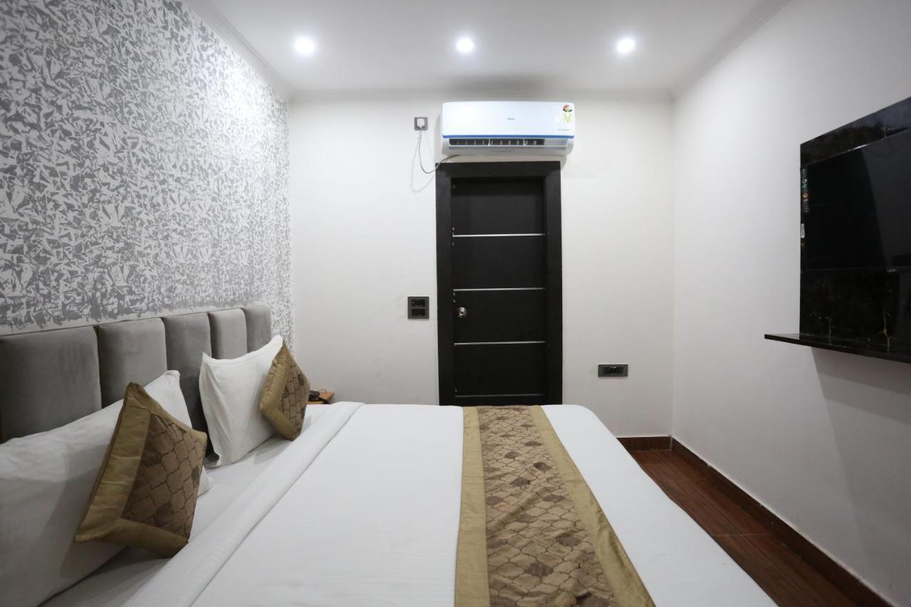 Hotel Twamev Couple Friendly Laxmi Nagar Νέο Δελχί Εξωτερικό φωτογραφία