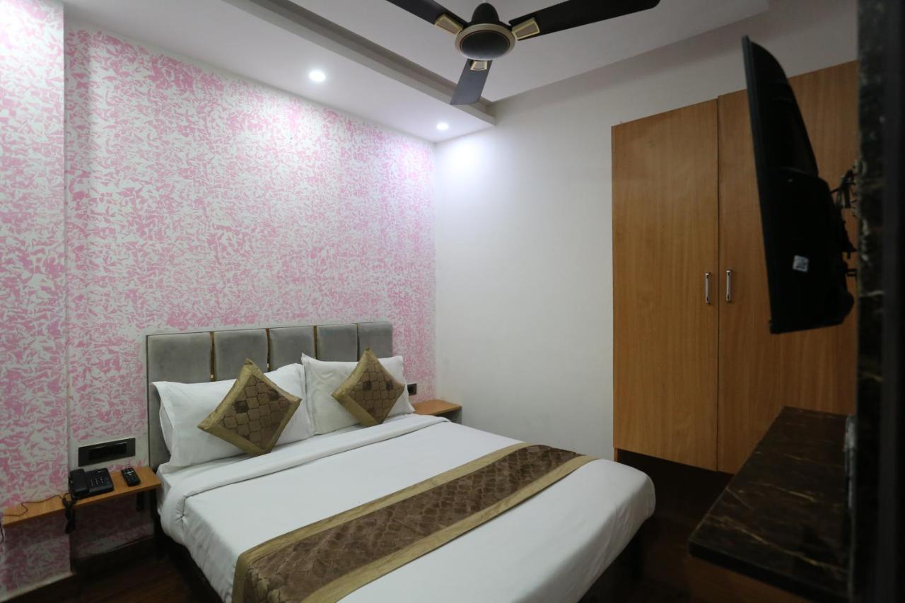 Hotel Twamev Couple Friendly Laxmi Nagar Νέο Δελχί Εξωτερικό φωτογραφία