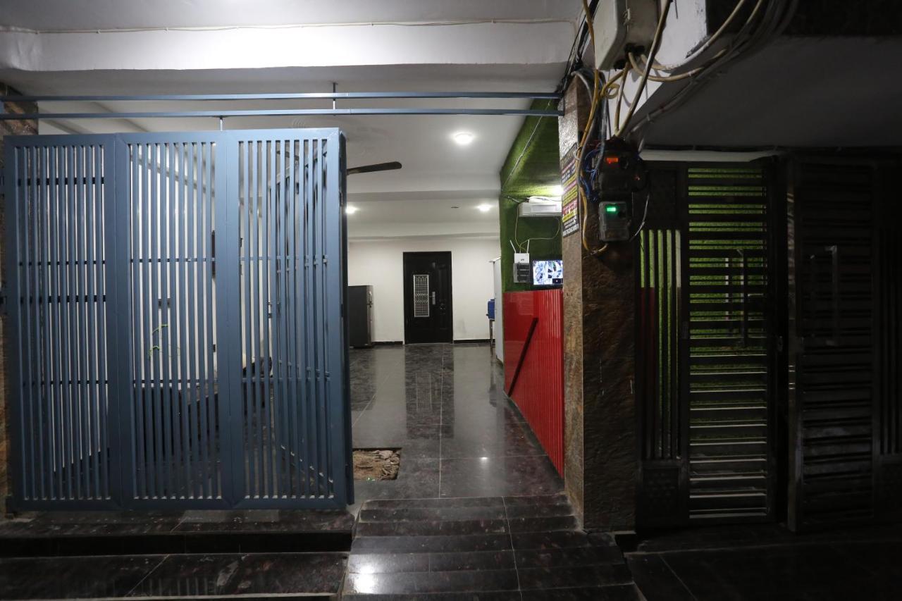 Hotel Twamev Couple Friendly Laxmi Nagar Νέο Δελχί Εξωτερικό φωτογραφία