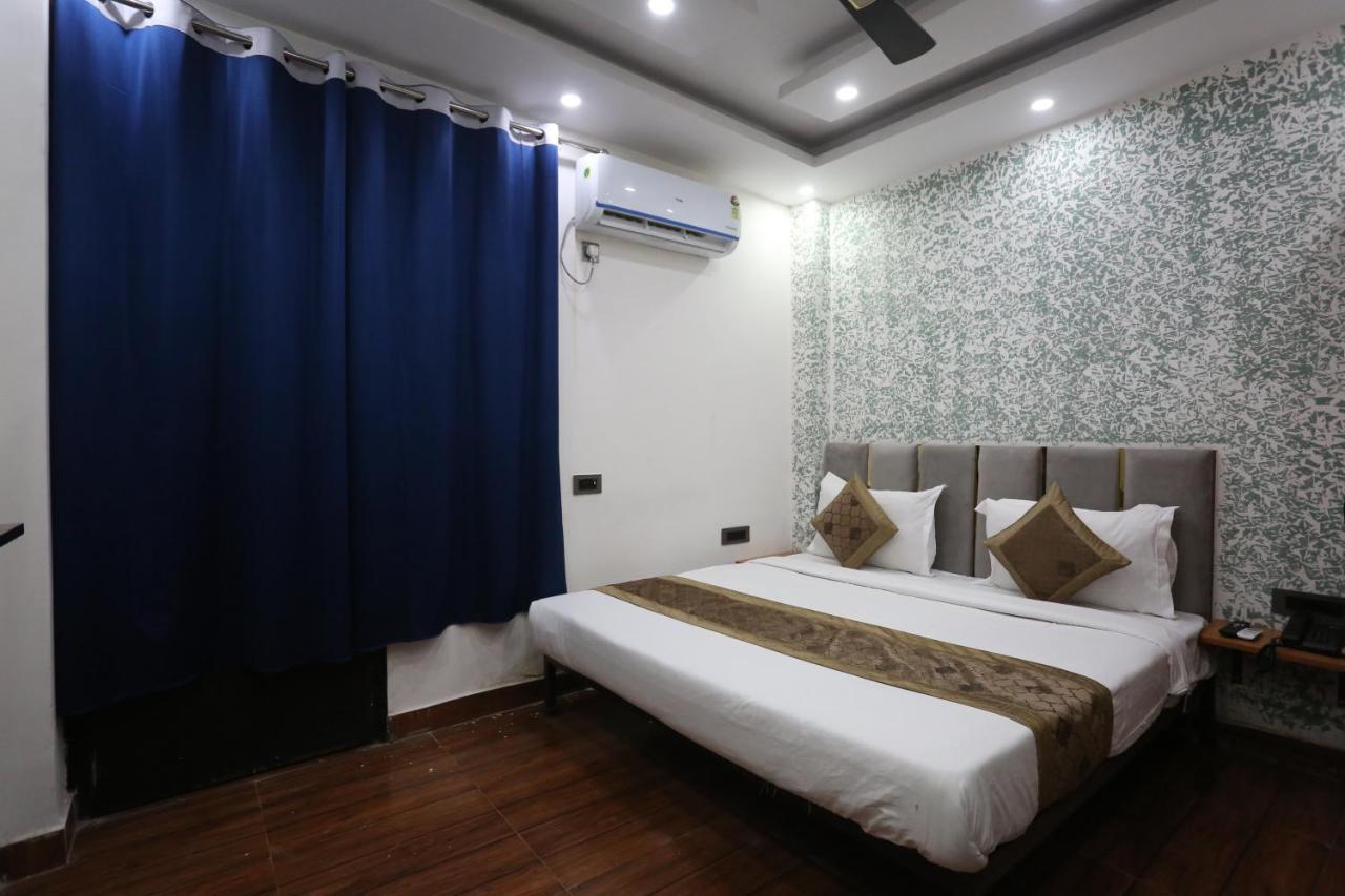 Hotel Twamev Couple Friendly Laxmi Nagar Νέο Δελχί Εξωτερικό φωτογραφία