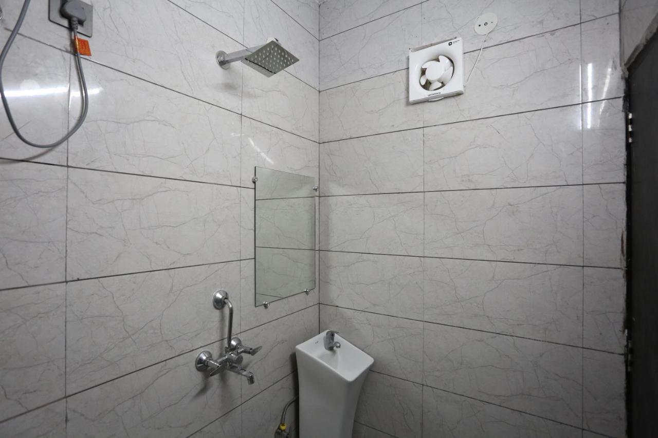 Hotel Twamev Couple Friendly Laxmi Nagar Νέο Δελχί Εξωτερικό φωτογραφία