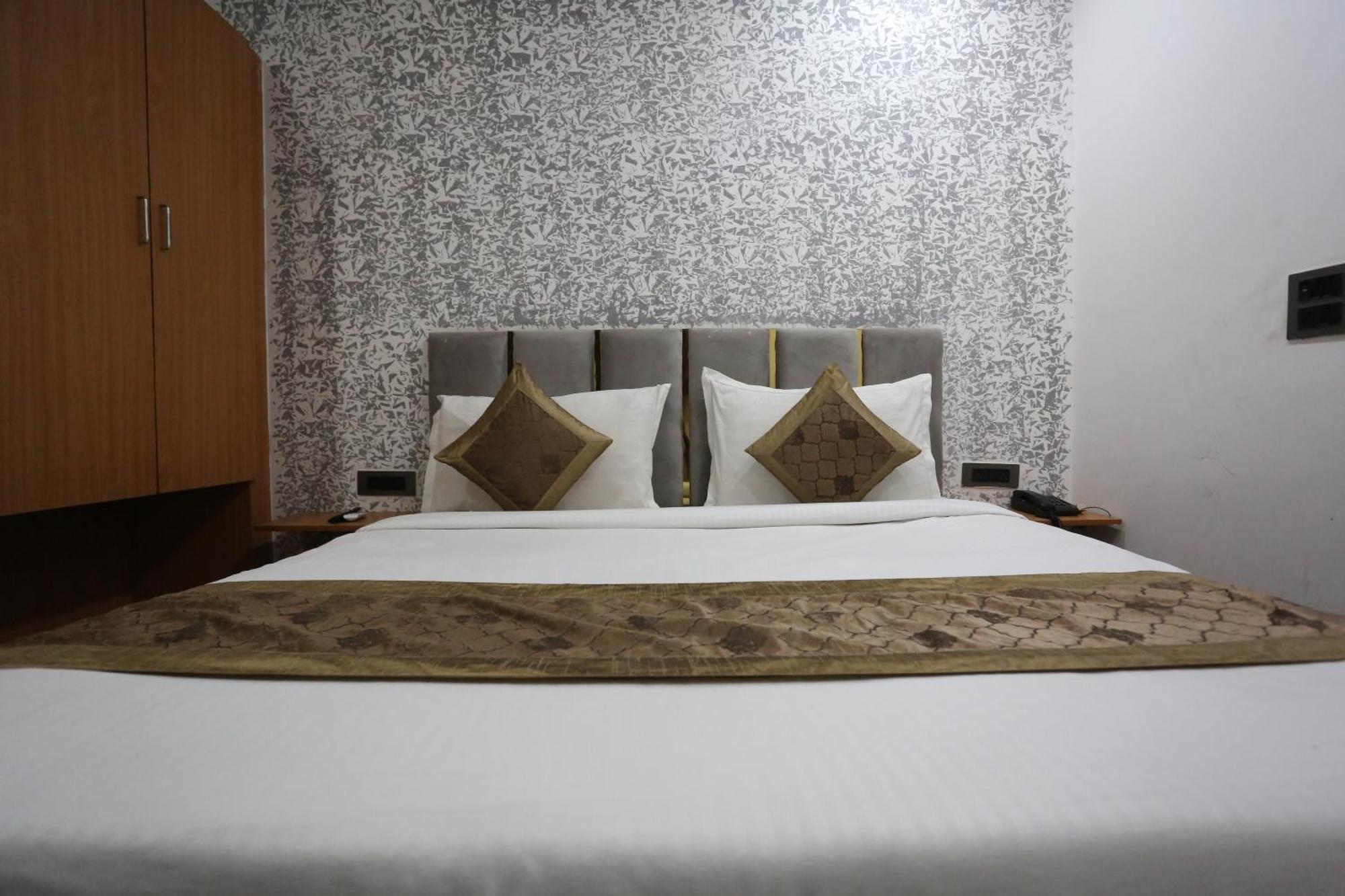 Hotel Twamev Couple Friendly Laxmi Nagar Νέο Δελχί Εξωτερικό φωτογραφία