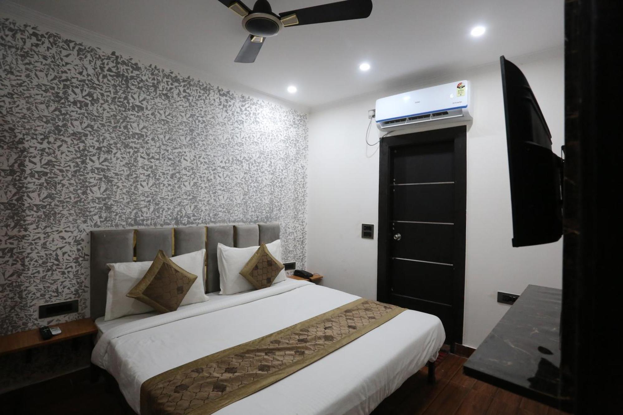 Hotel Twamev Couple Friendly Laxmi Nagar Νέο Δελχί Εξωτερικό φωτογραφία
