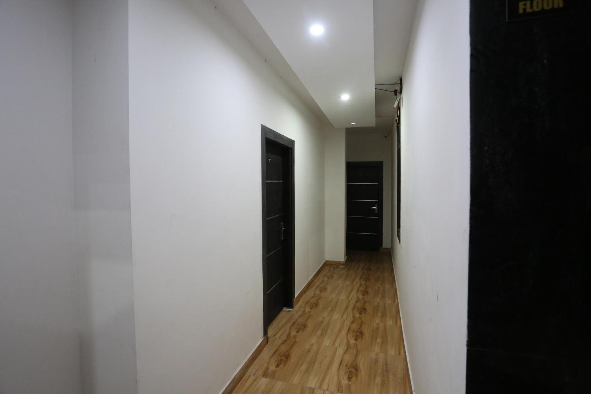 Hotel Twamev Couple Friendly Laxmi Nagar Νέο Δελχί Εξωτερικό φωτογραφία